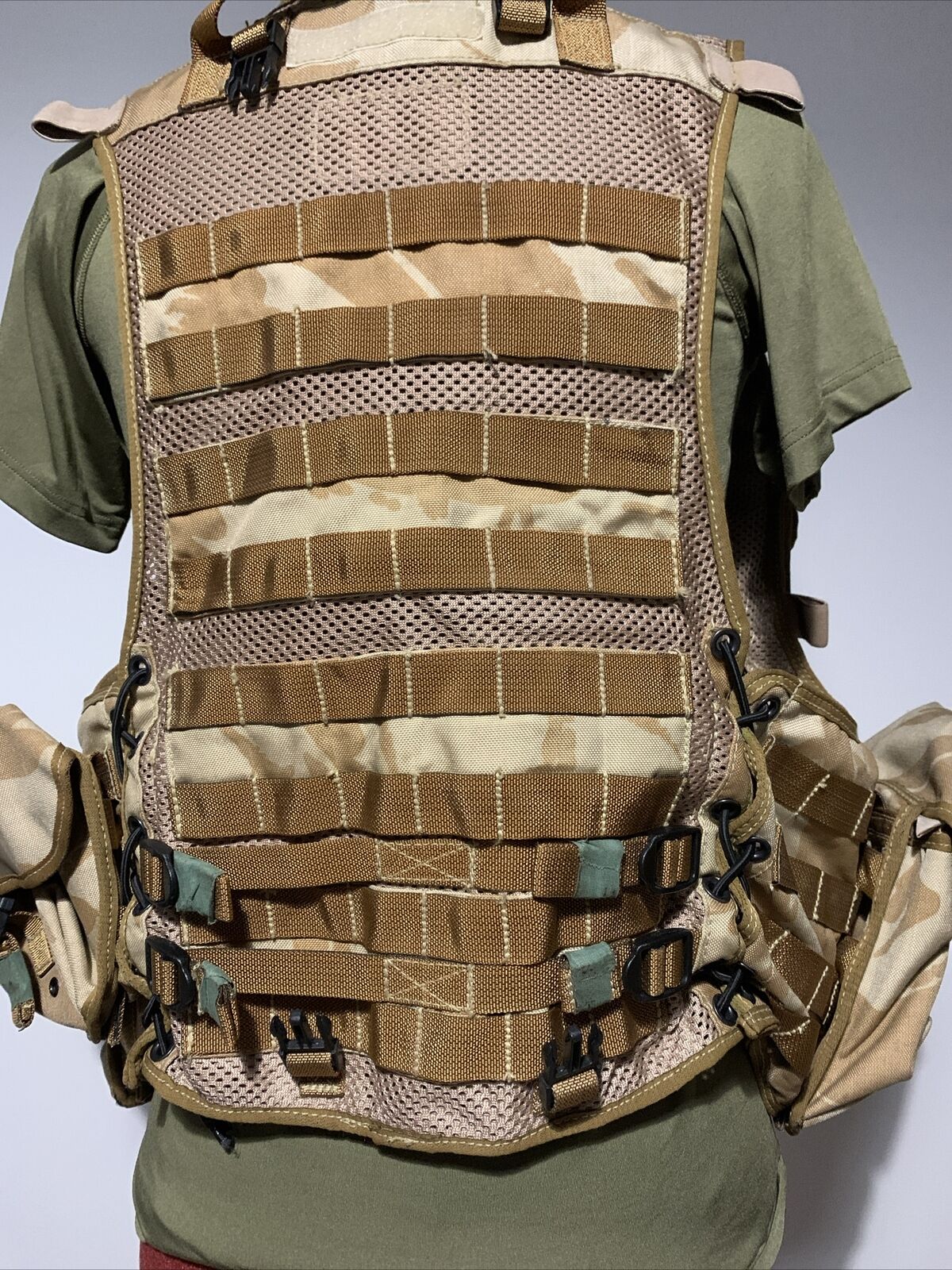 British Army Desert DPM Tactical load carrying Assault Vest with 7 Pouches (VE3)