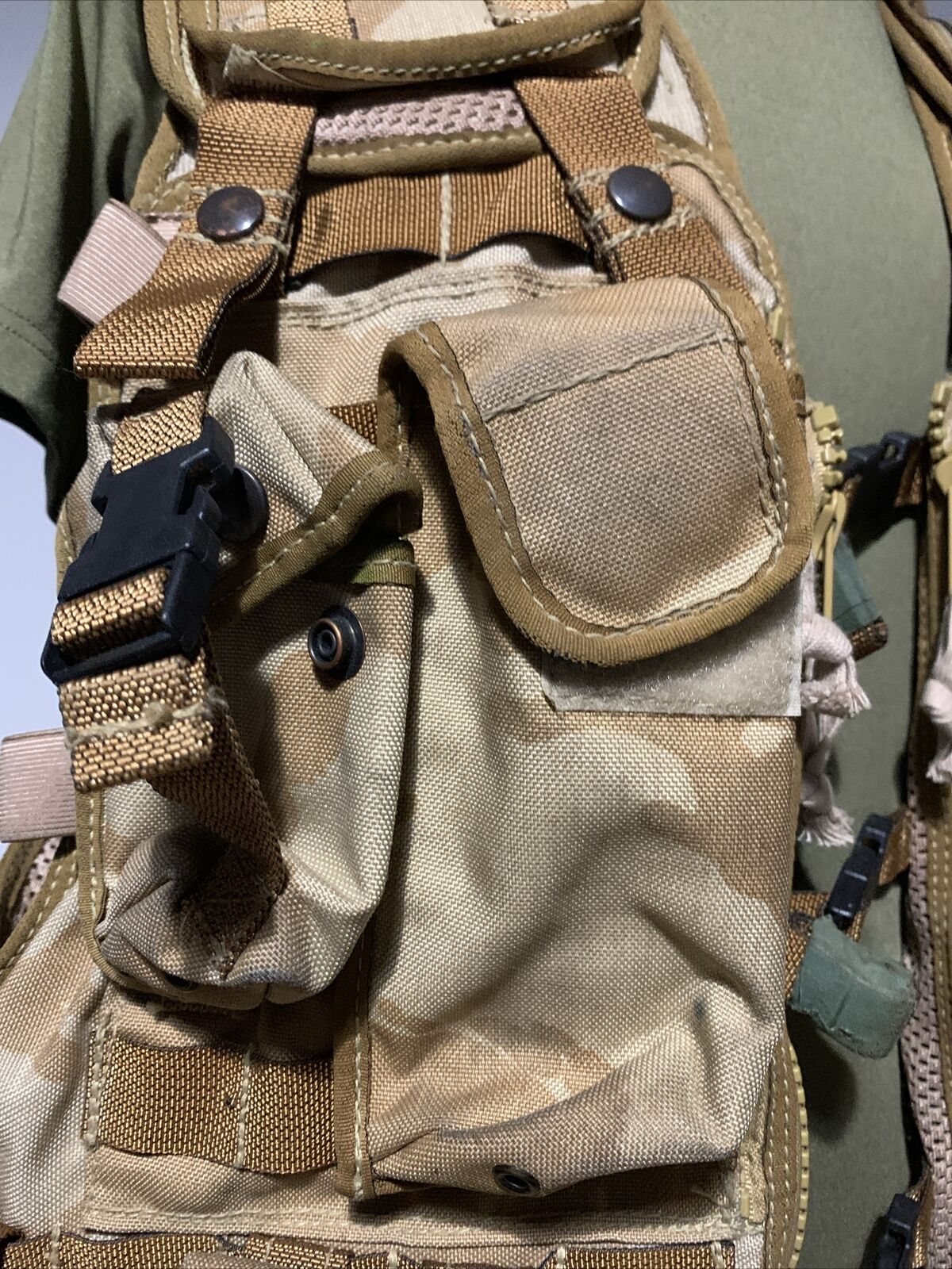 British Army Desert DPM Tactical load carrying Assault Vest with 7 Pouches (VE3)
