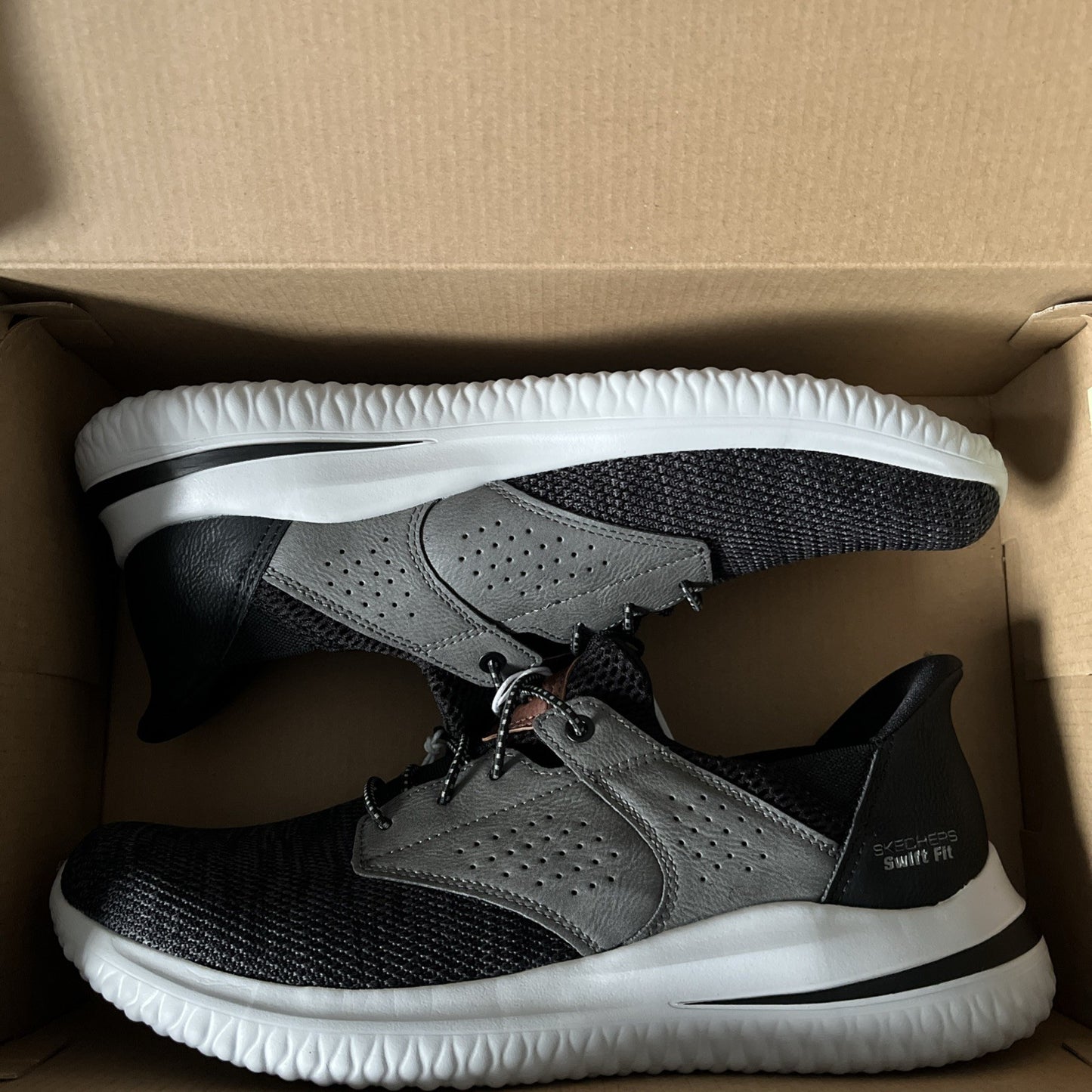 Skechers Swift Fit Delson Mens Slip On Trainers Black Taupe Hands Free UK 10