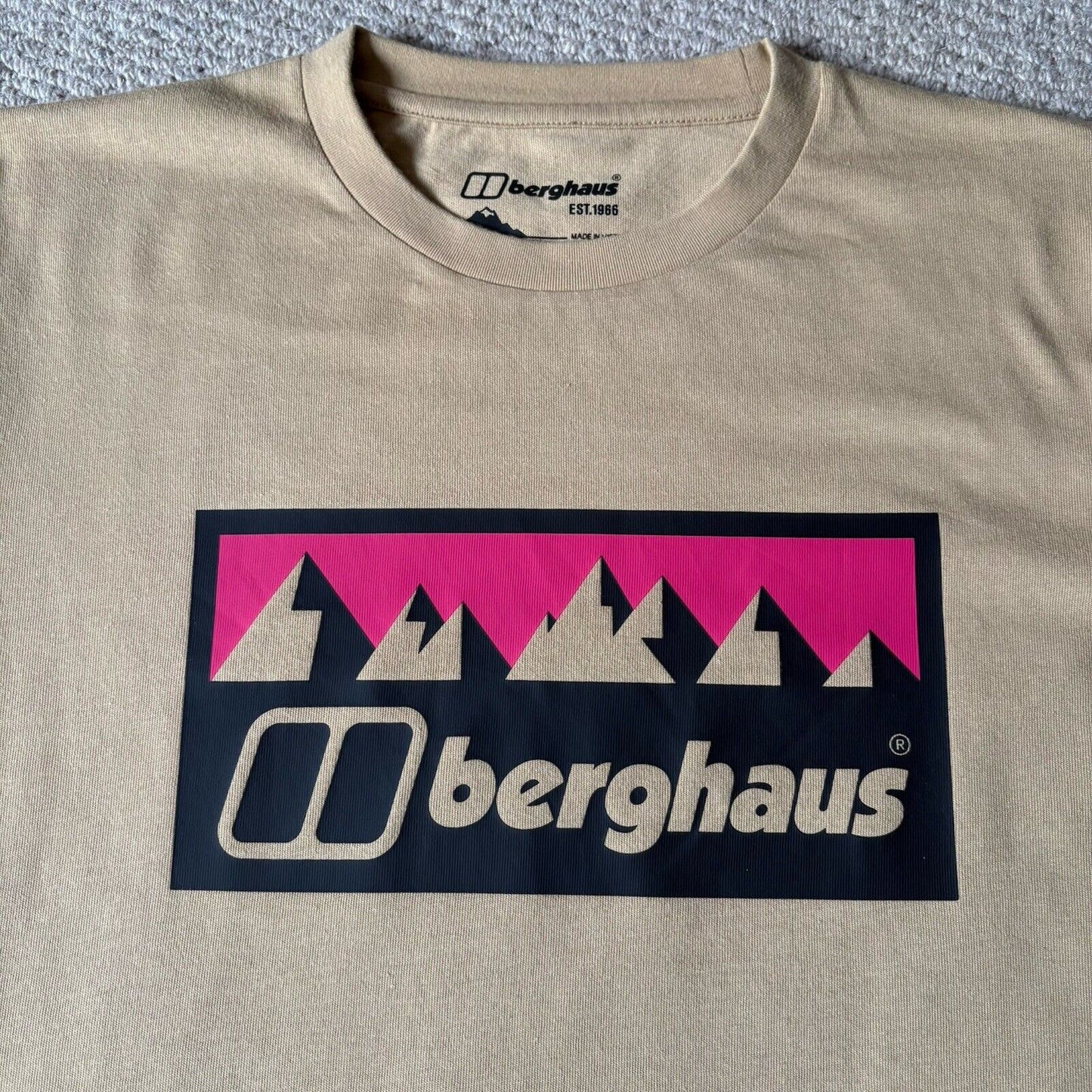 Berghaus T-Shirt Fangs Peak Natural New Season Men - Sizes - Brand new