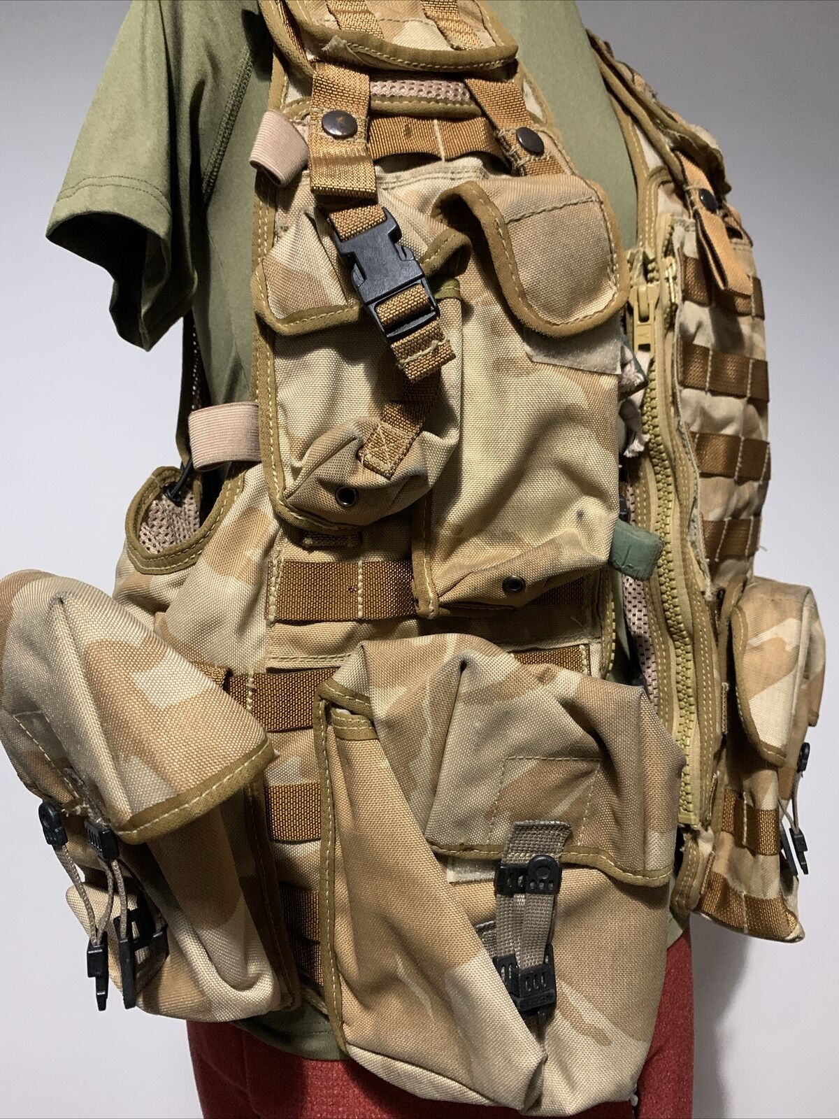 British Army Desert DPM Tactical load carrying Assault Vest with 7 Pouches (VE3)