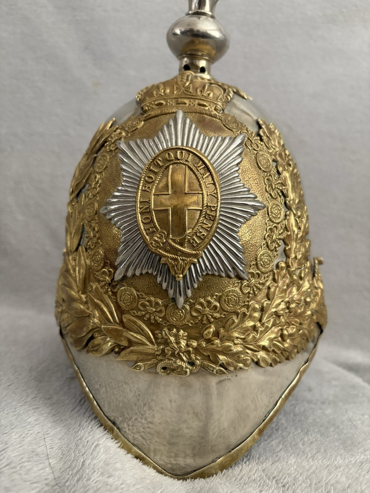 HOUSEHOLD CAVALRY THE LIFE GUARDS CEREMONIAL HEADWEAR BRITISH ARMY