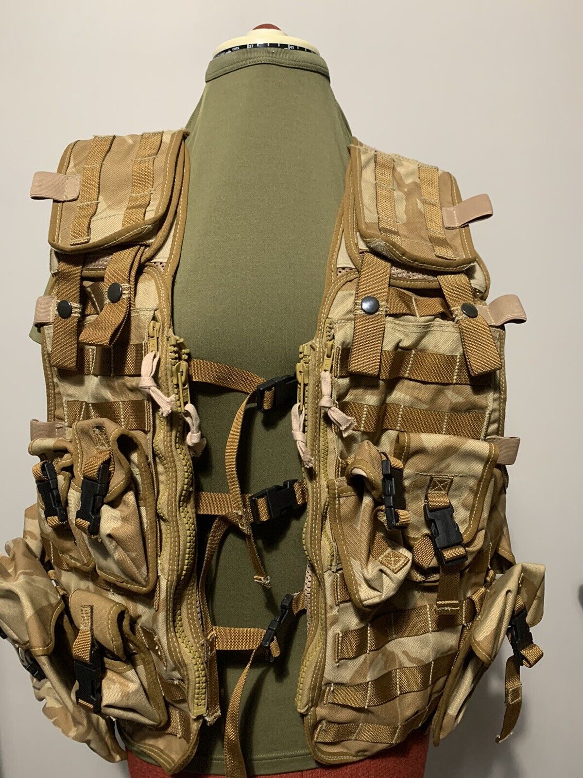 British Army Desert DPM Tactical load carrying Assault Vest with 9 Pouches (VE1)