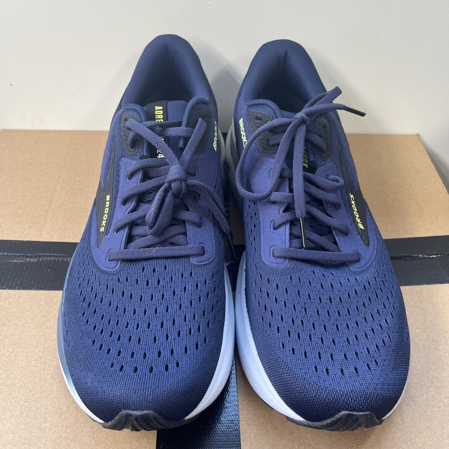 Brooks Adrenaline GTS 24 Mens Road Running Shoes - UK SIZE 10.5 - New No Box