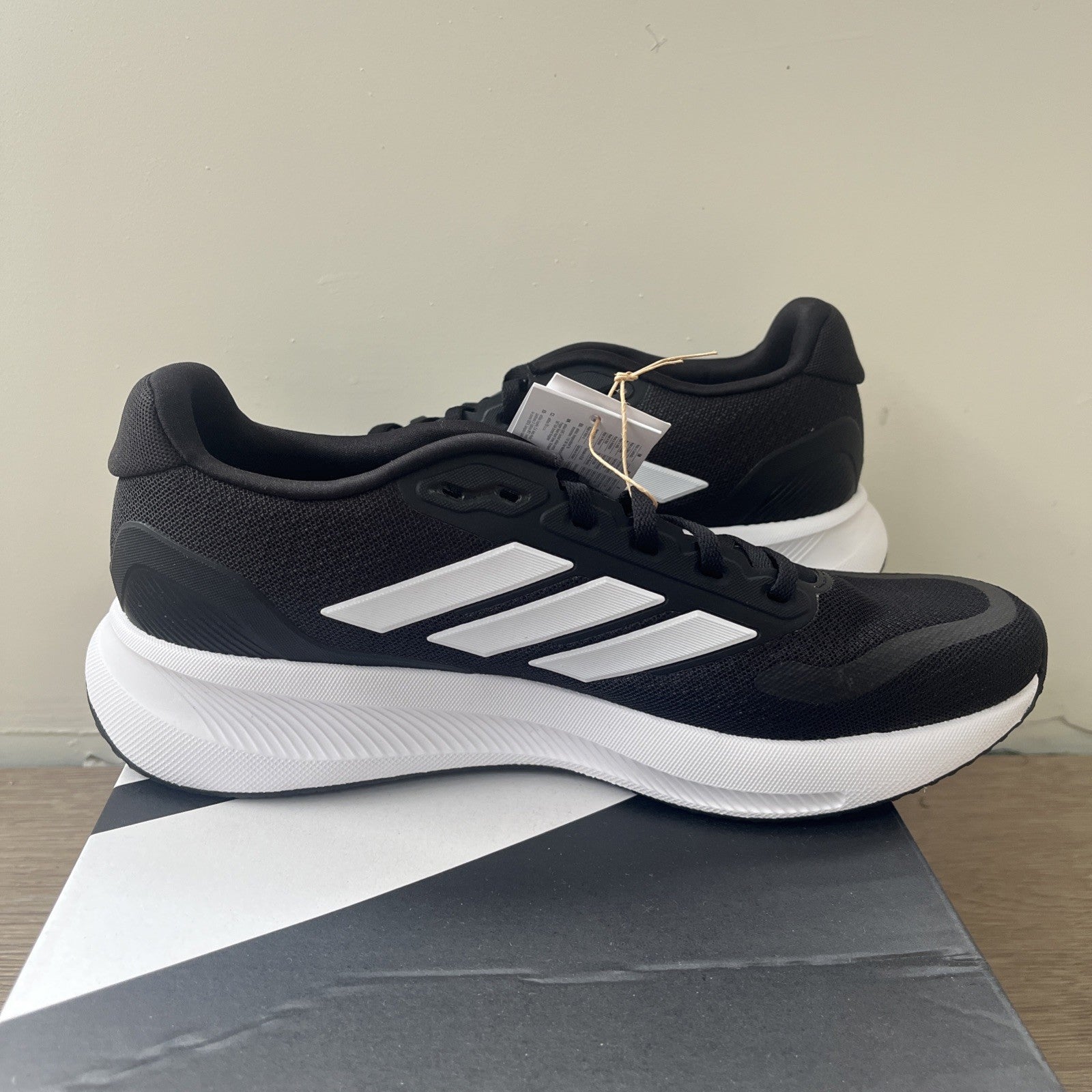 Adidas Womens RUNFALCON 5 WOMENS Entry Running Shoes UK Size 8 - Black & White