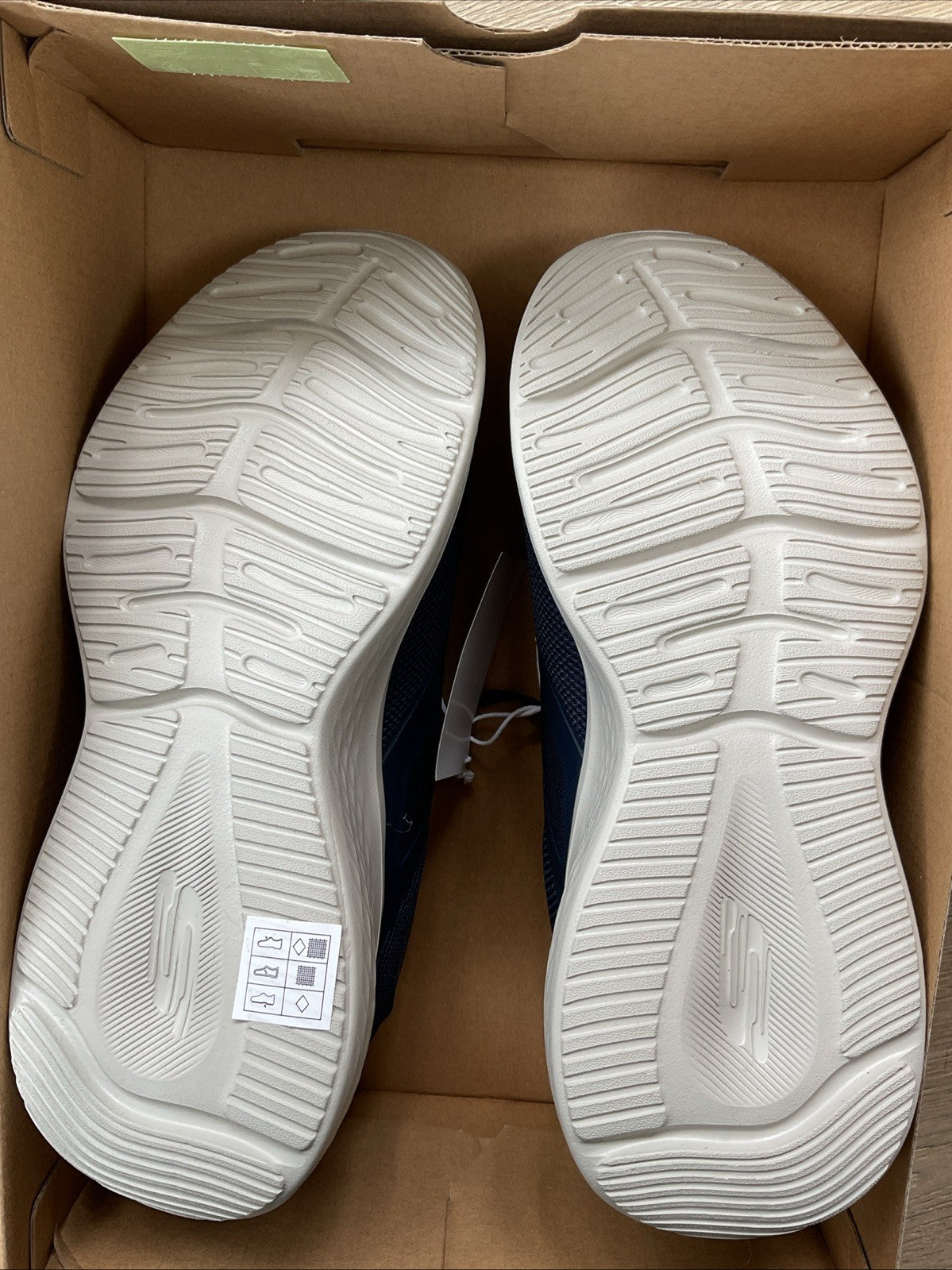 Sketchers Air Cooled Memory Foam Men’s Trainers  Size 7 Blue Navy New Century