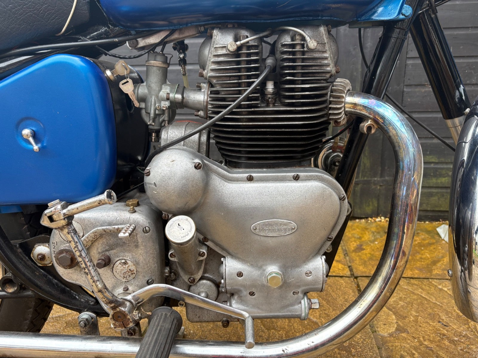 1956 Royal Enfield super meteor 700, needs finishing