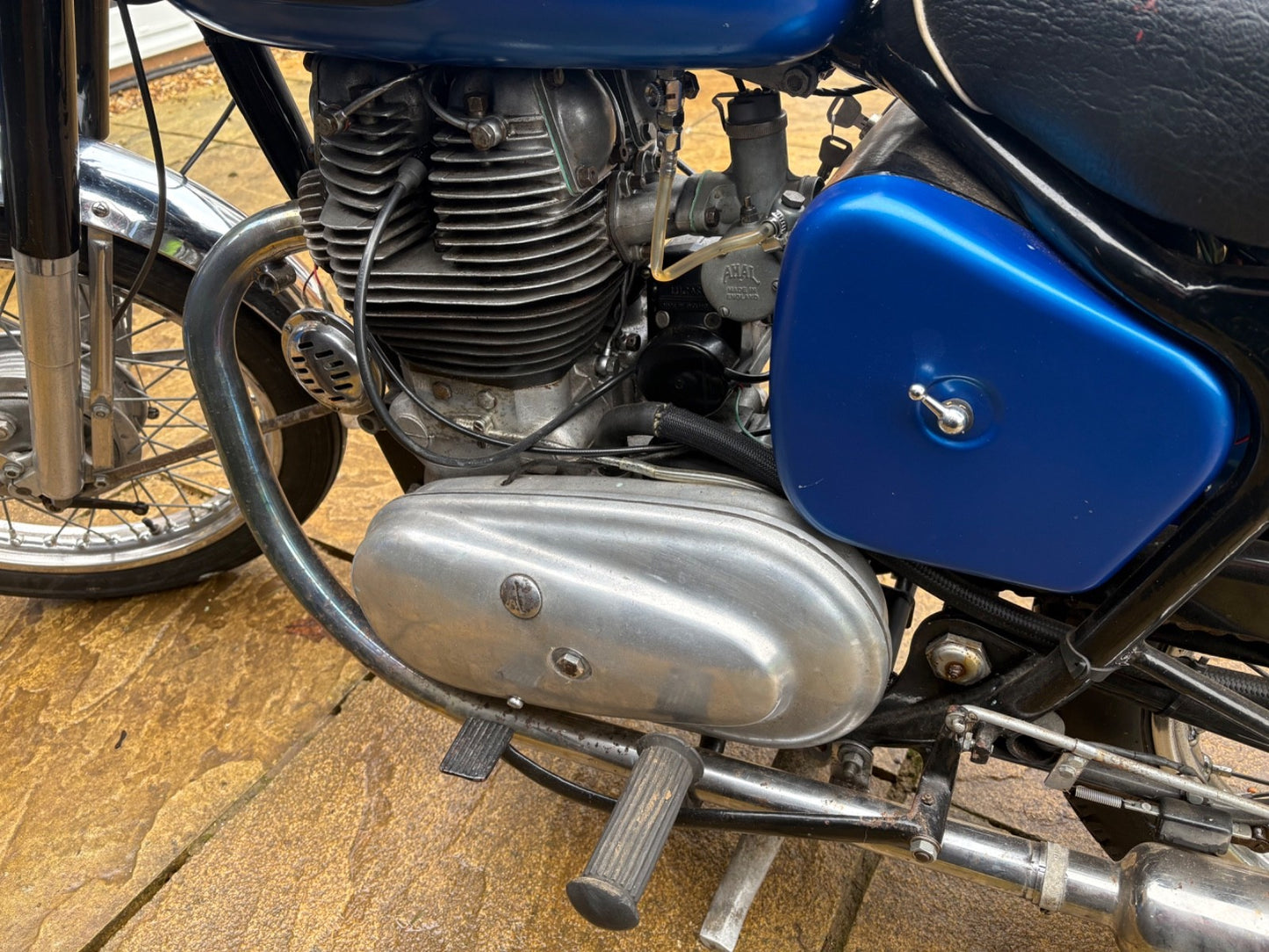 1956 Royal Enfield super meteor 700, needs finishing