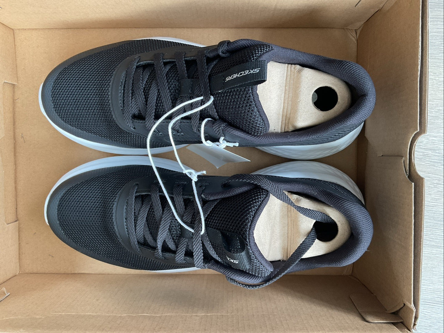 Sketchers Air Cooled Memory Foam Men’s Trainers  Size 7 Black New Century