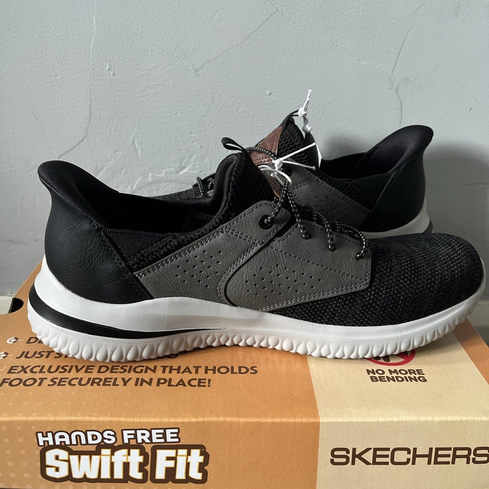 Skechers Swift Fit Delson Mens Slip On Trainers Black Taupe Hands Free UK 10