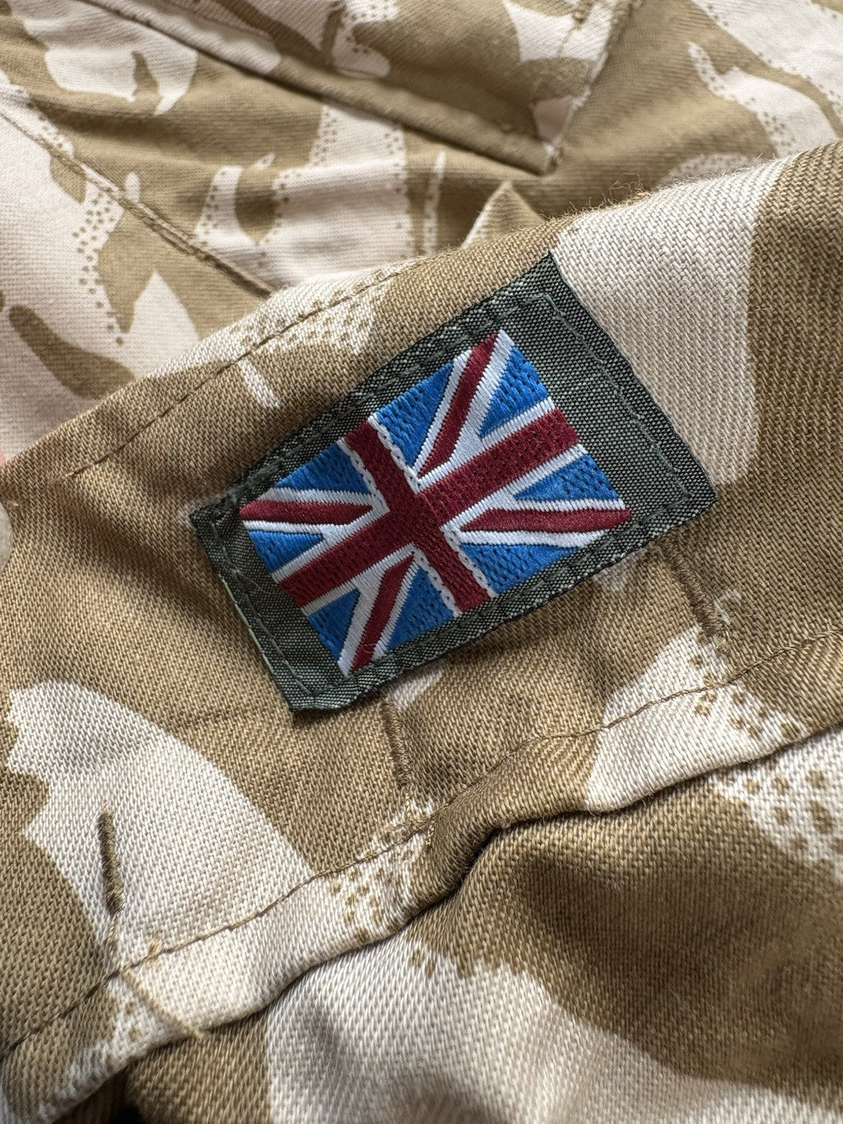 BUSINESS OPPORTUNITY BRITISH ARMY COMBAT CLOTHING  SALE JOB LOT TRADE ￼