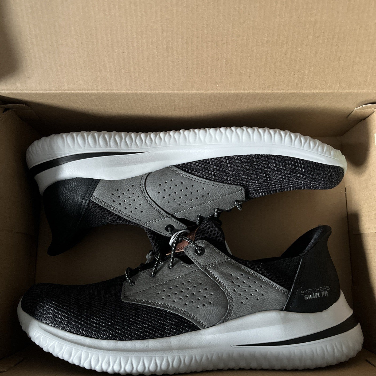 Skechers Swift Fit Delson Mens Slip On Trainers Black Taupe Hands Free UK 10