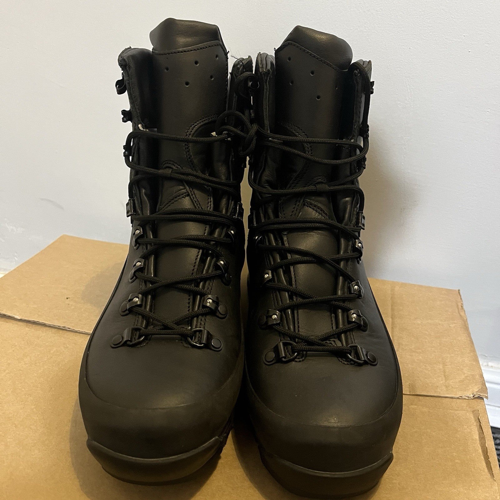 British Army Iturri Black Leather Goretex Cold Wet Weather Combat Boots - UK 9M