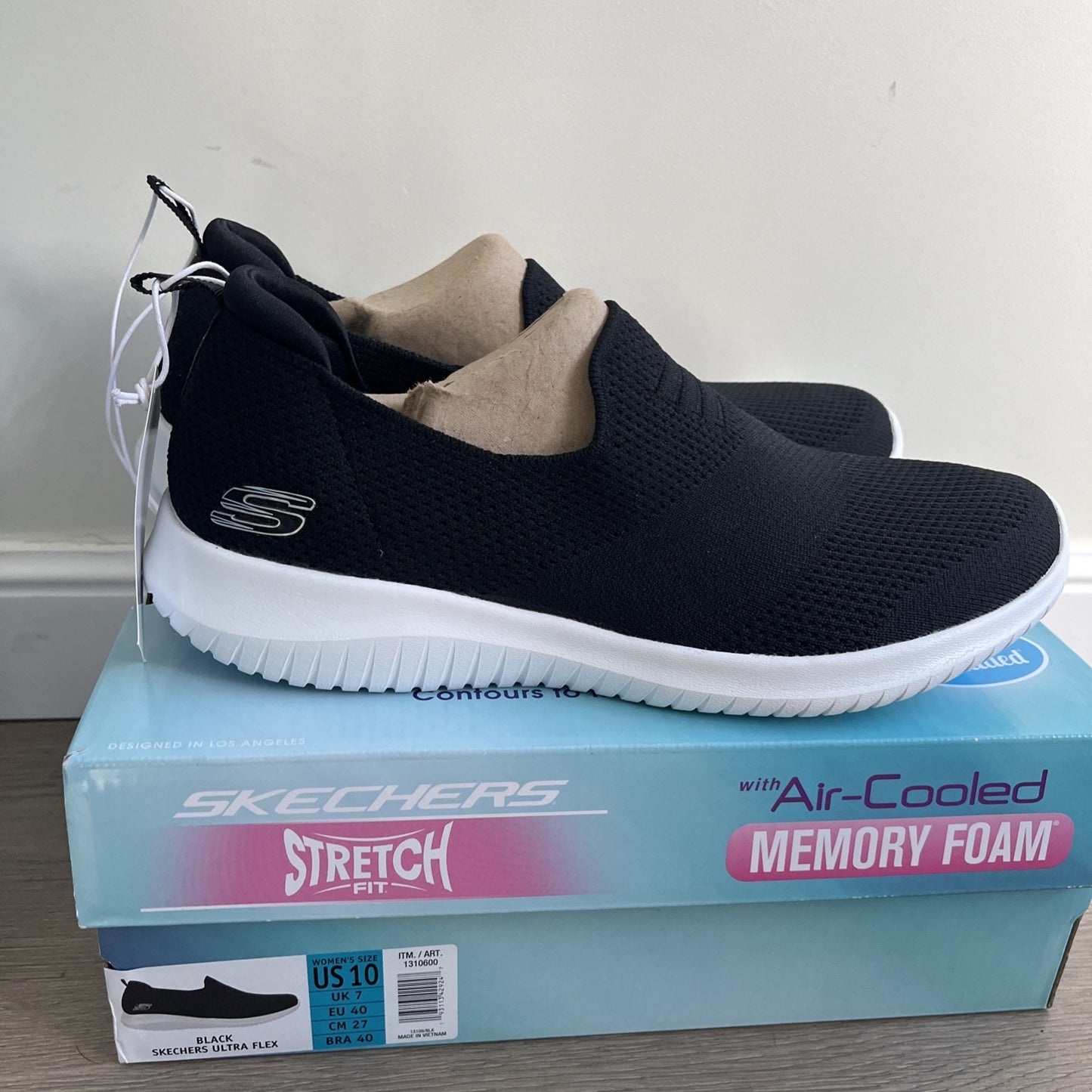 Skechers Ladies Ultra Flex Trainers in Black UK Size 7 New In Box Comfort Walk