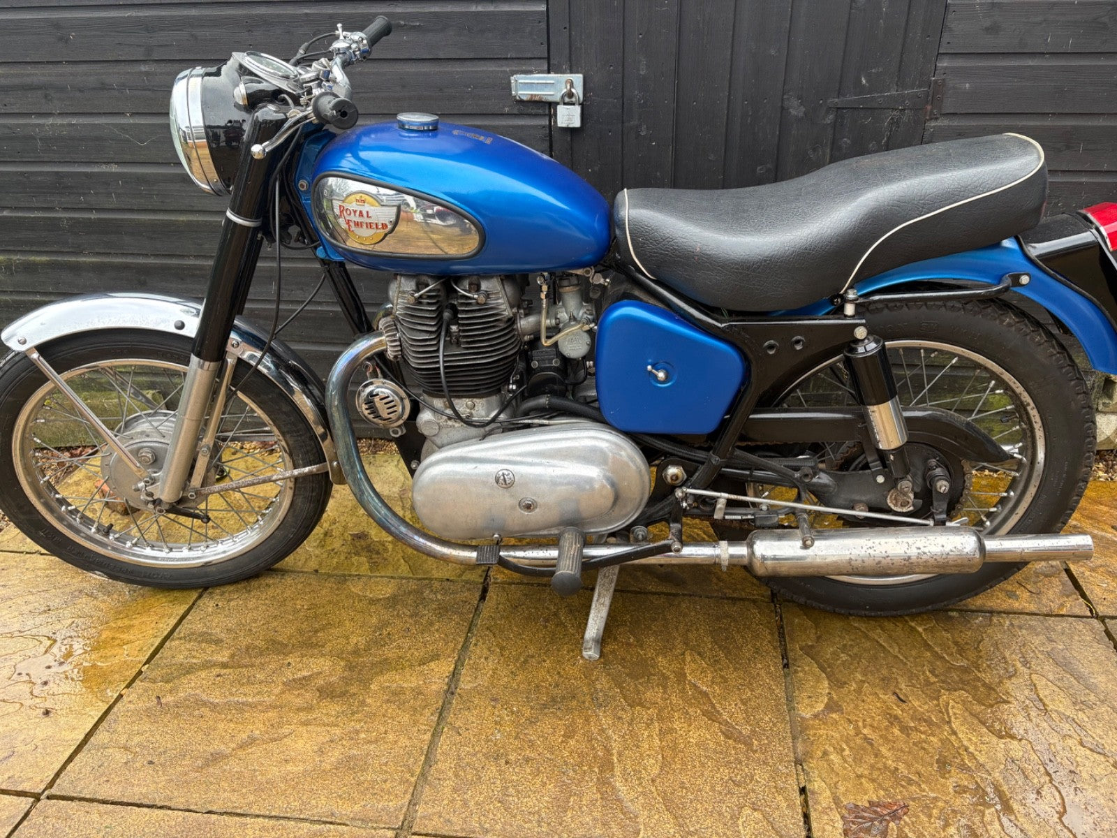 1956 Royal Enfield super meteor 700, needs finishing