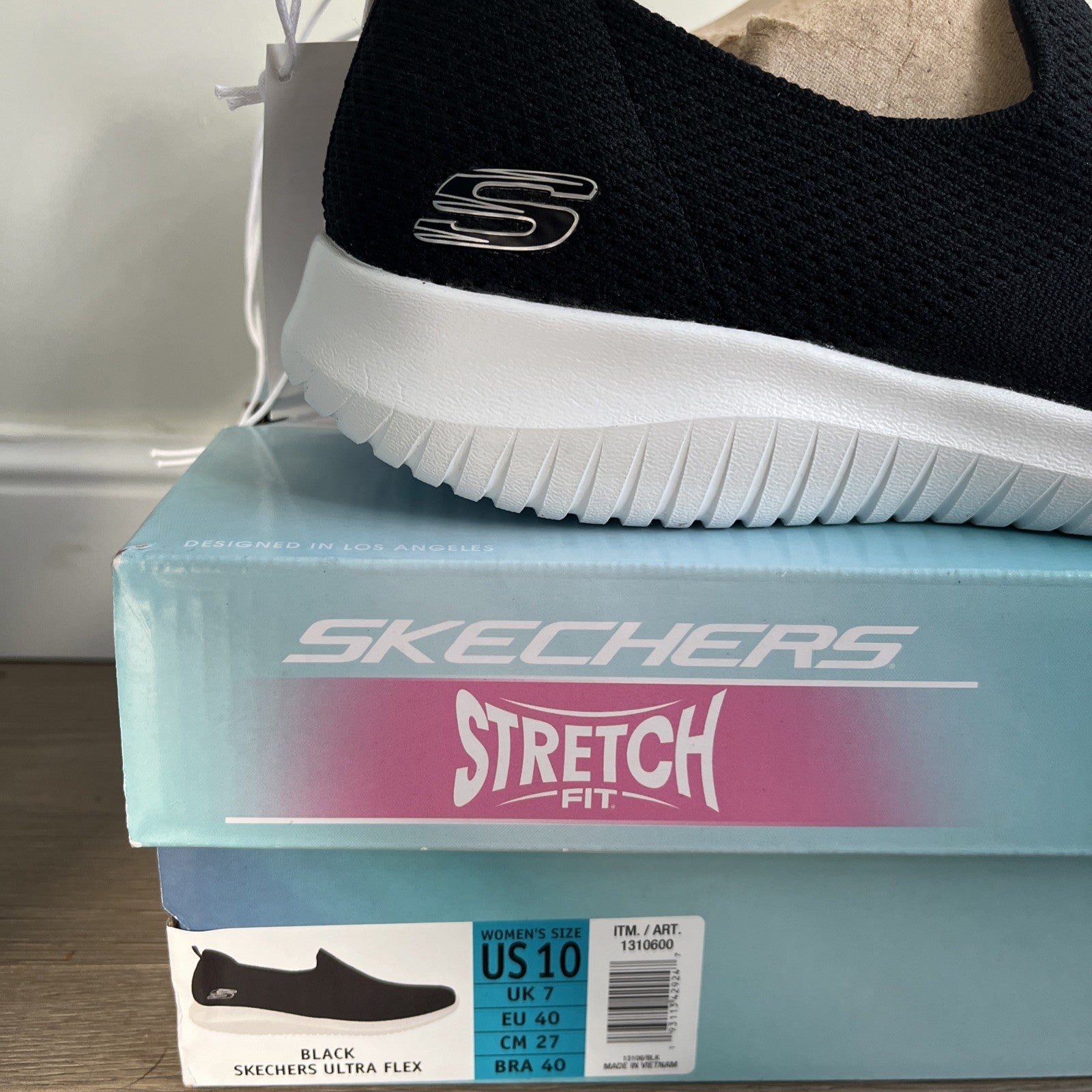 Skechers Ladies Ultra Flex Trainers in Black UK Size 7 New In Box Comfort Walk