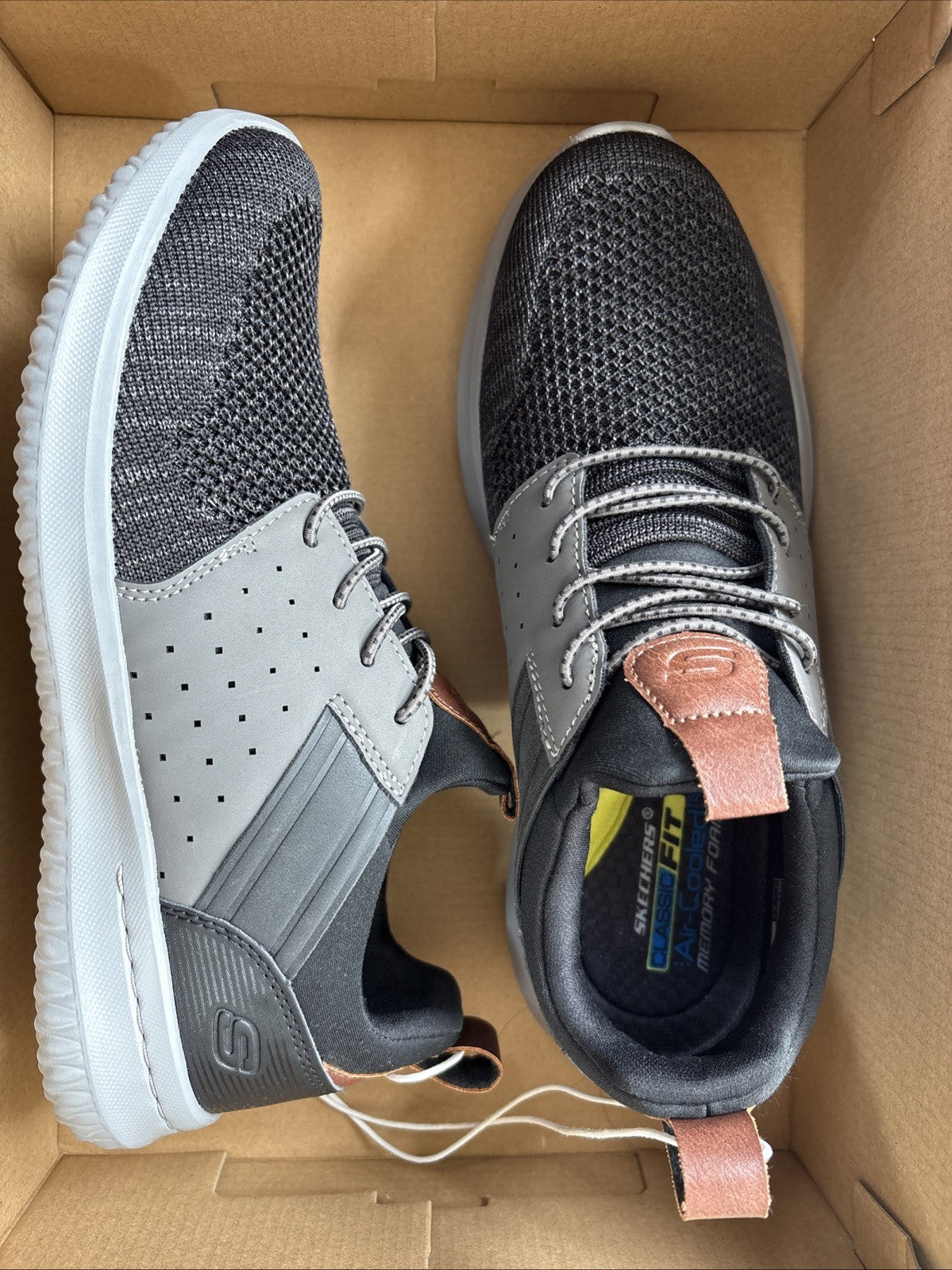 Sketchers Mens Delson Camden Size 7 Classic Fit