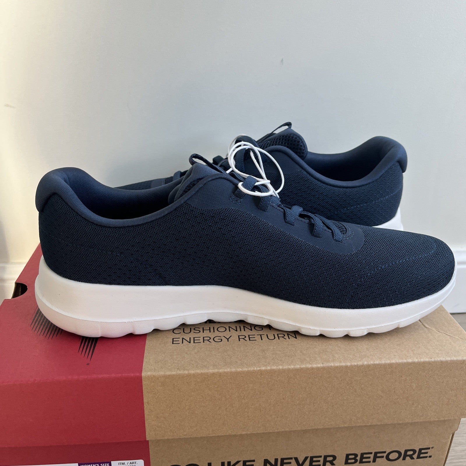 Skechers Navy White Ladies Go Walk Joy UK Size 8 Brand New Lightweight Trainers