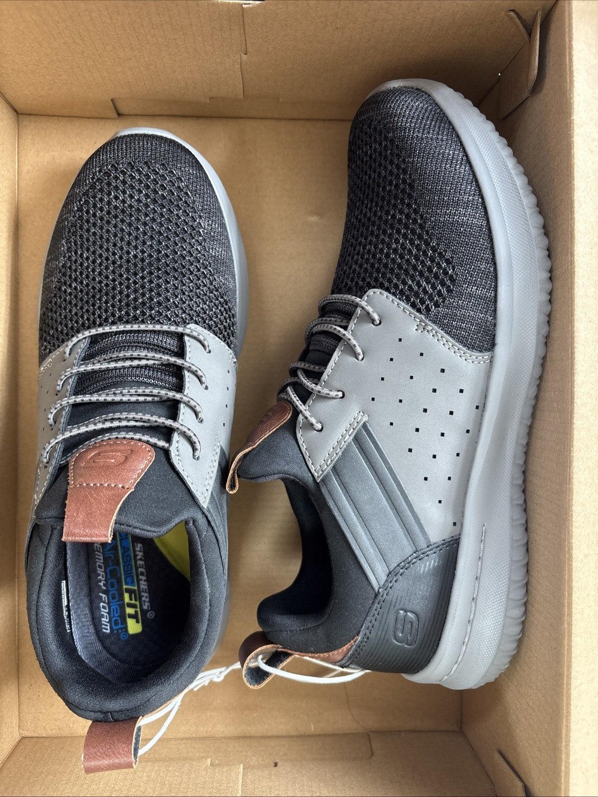 Sketchers Mens Delson Camden Size 7 Classic Fit