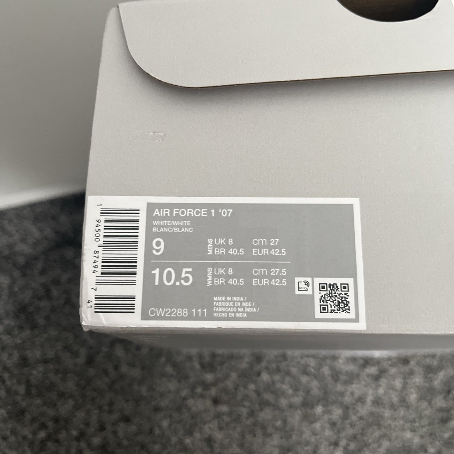 Mens Nike Air Force 1 07 Trainers Triple White Size UK 8 Brand New With Box