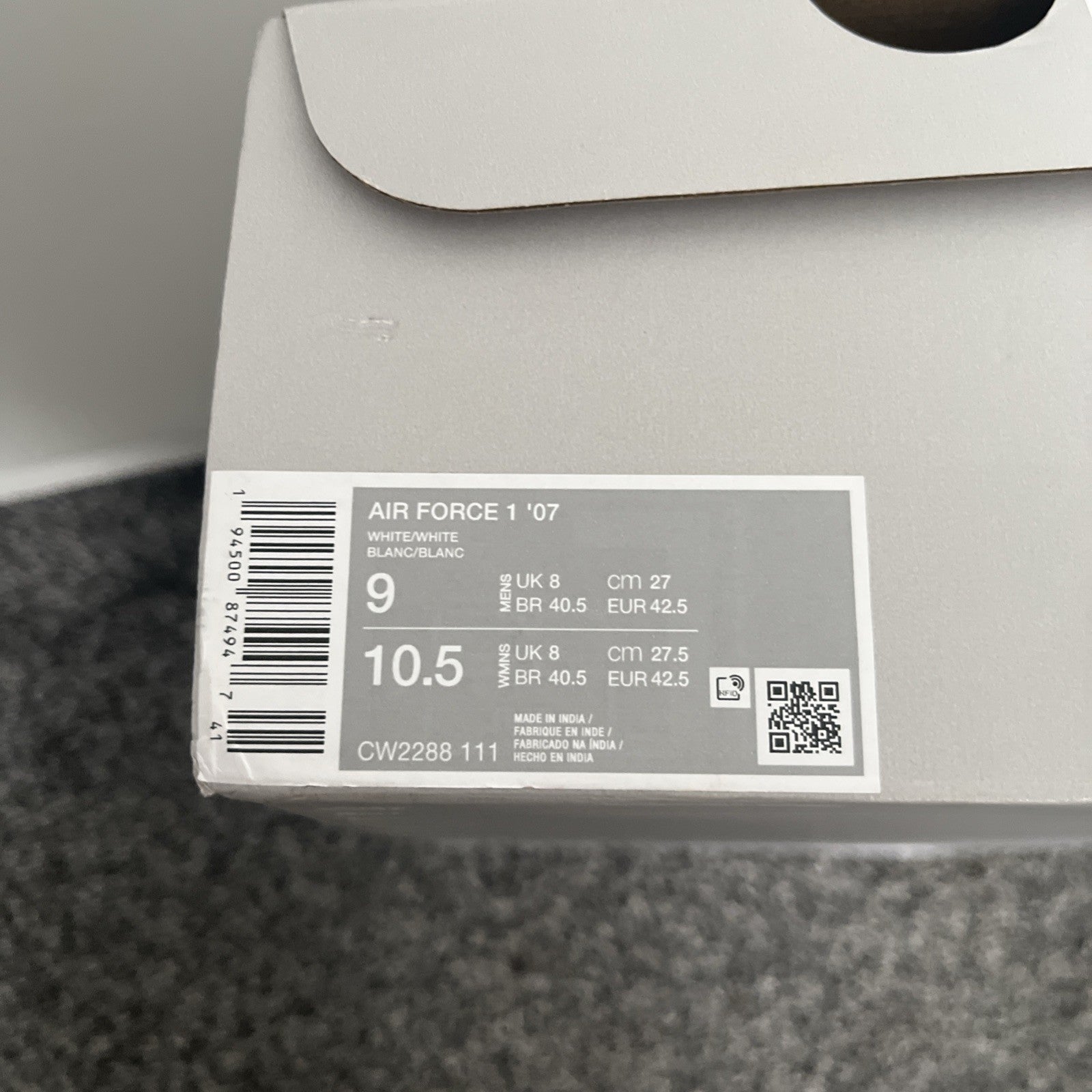 Mens Nike Air Force 1 07 Trainers Triple White Size UK 8 Brand New With Box