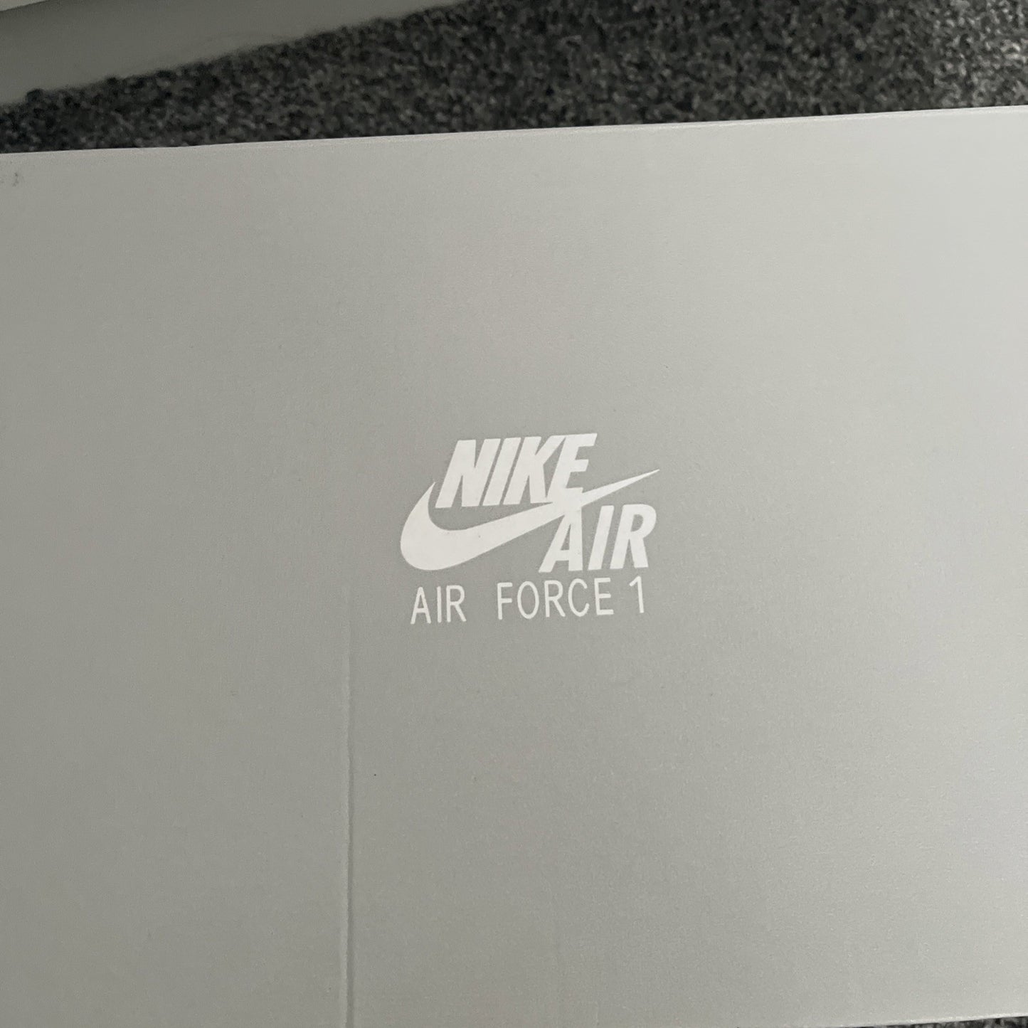 Mens Nike Air Force 1 07 Trainers Triple White Size UK 8 Brand New With Box