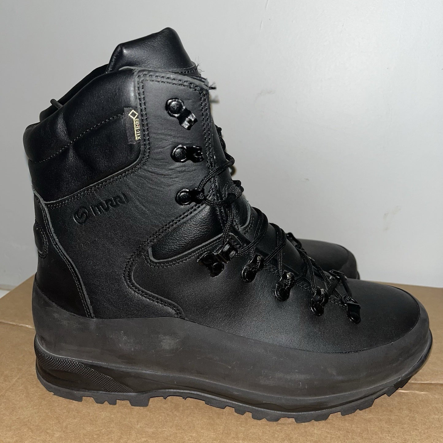 British Army Iturri Black Leather Goretex Cold Wet Weather Combat Boots - UK 9M