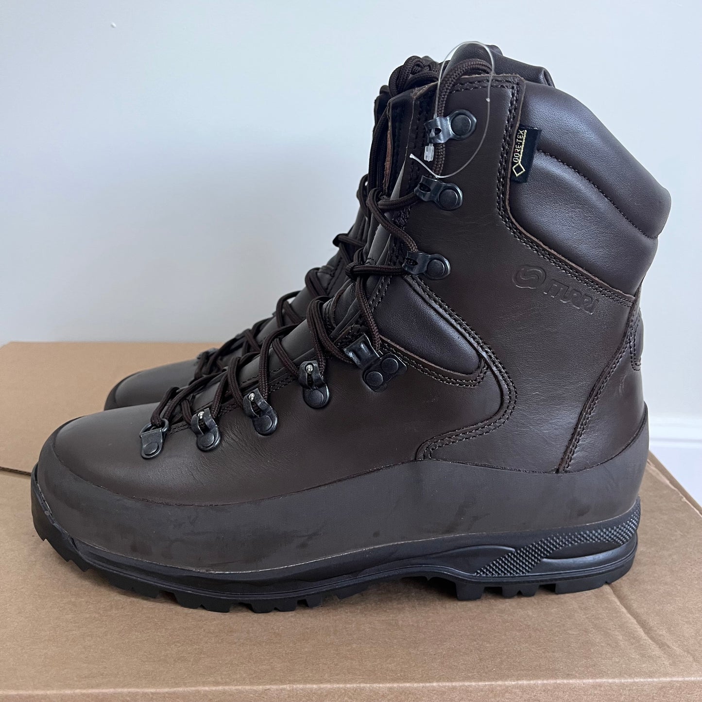 ITURRI British Army Surplus Military Combat Boots GoreTex – Unissued Condition - Sizes