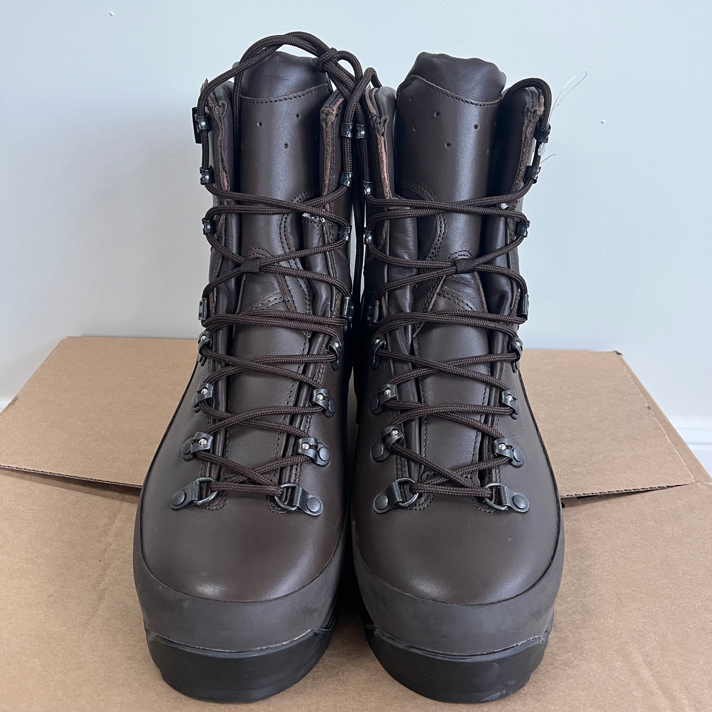 ITURRI British Army Surplus Military Combat Boots GoreTex – Unissued Condition - Sizes