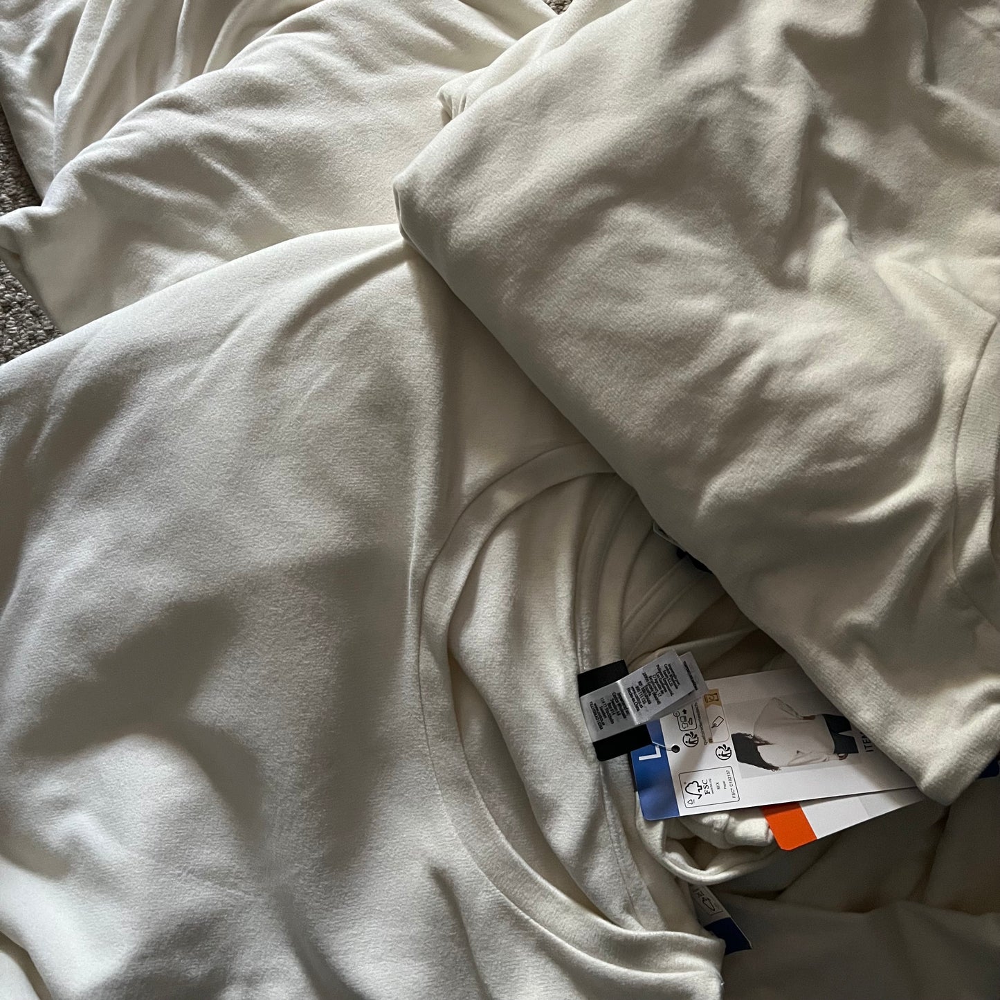 25x Jezebel Women’s White Jumpers Mixed Sizes Joblot Wholesale Bundle